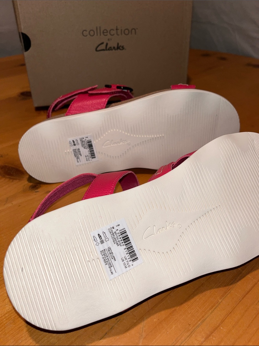 Clarks Brynn Step Fuchsia Leather Cross-Strap Comfort Sandals - Picture 4 of 6